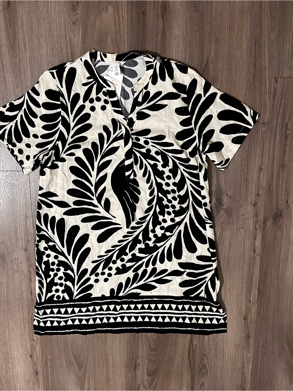 H&M Black and Cream Short Sleeve Dress New